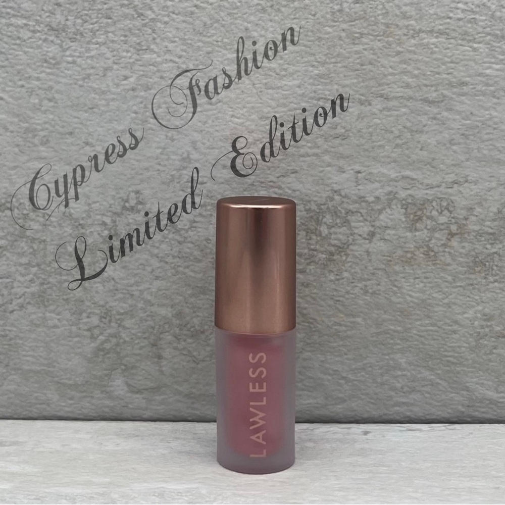🔥 Lawless Forget the Filler Lip Plumper Line Smoothing Gloss Mini in Presh